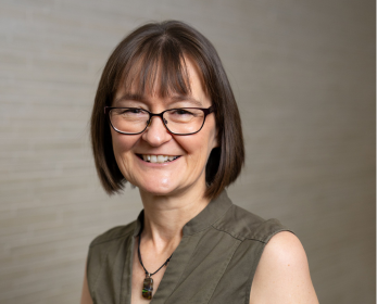 Dr Yvonne Middlewick