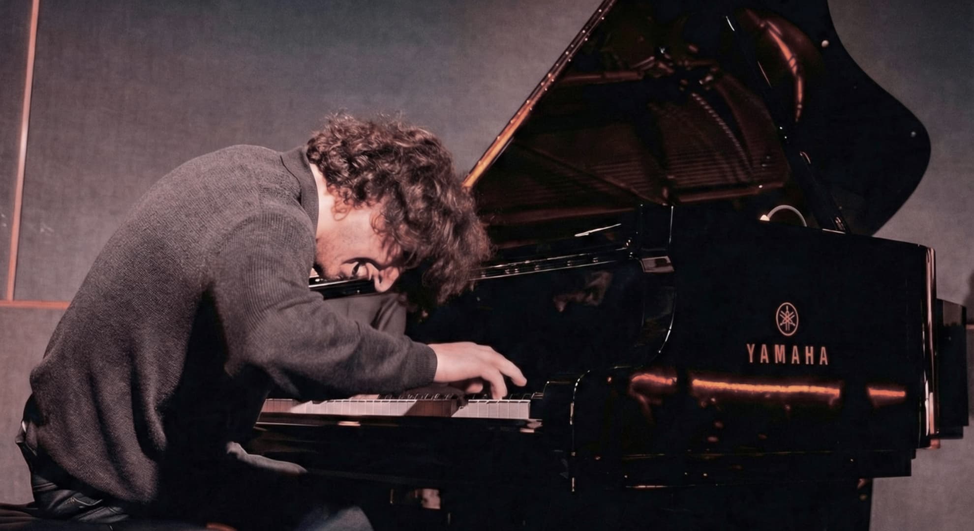 Flavio Colonetti playing Piano