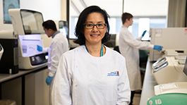 Headshot photo of Professor Elin Gray