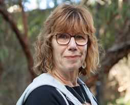 Dr Libby Jackson-Barrett